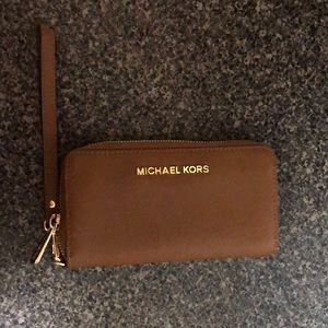 Michael Kors wallet and wristlet